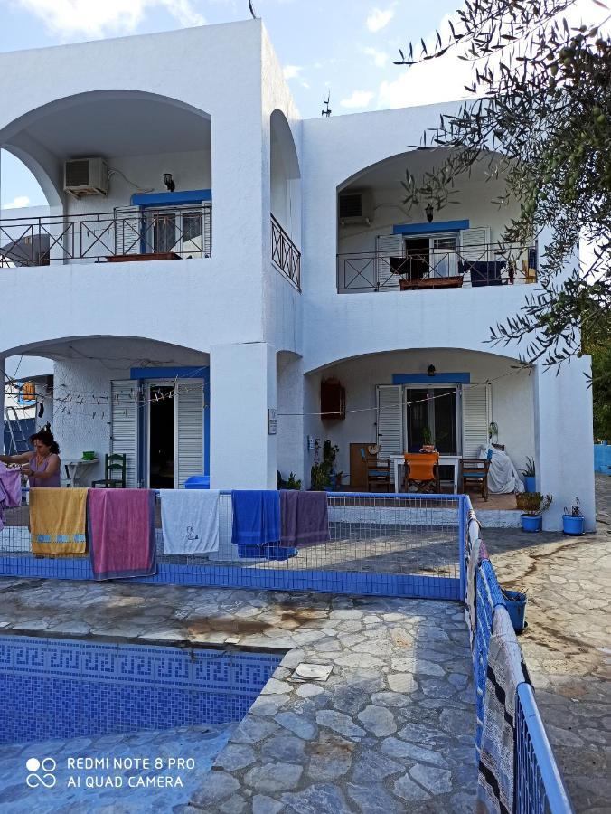 Giannis Apartments By Climbing House Panormos  Bagian luar foto