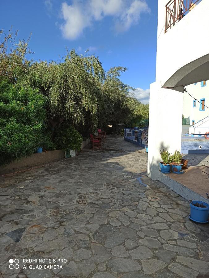Giannis Apartments By Climbing House Panormos  Bagian luar foto