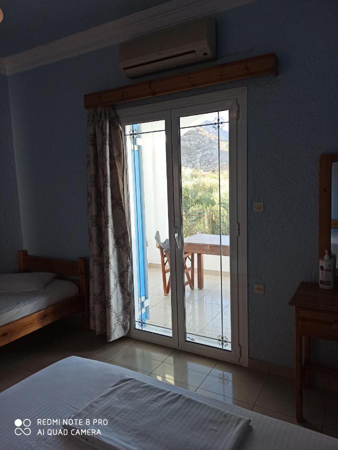 Giannis Apartments By Climbing House Panormos  Bagian luar foto