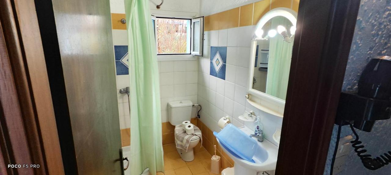 Giannis Apartments By Climbing House Panormos  Bagian luar foto
