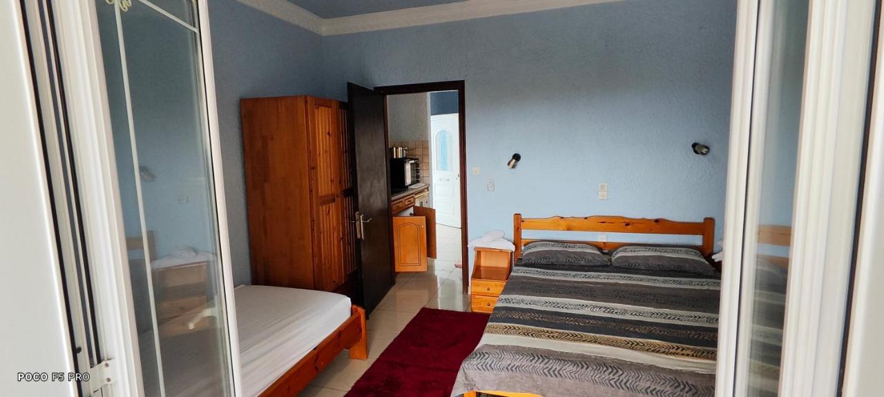 Giannis Apartments By Climbing House Panormos  Bagian luar foto