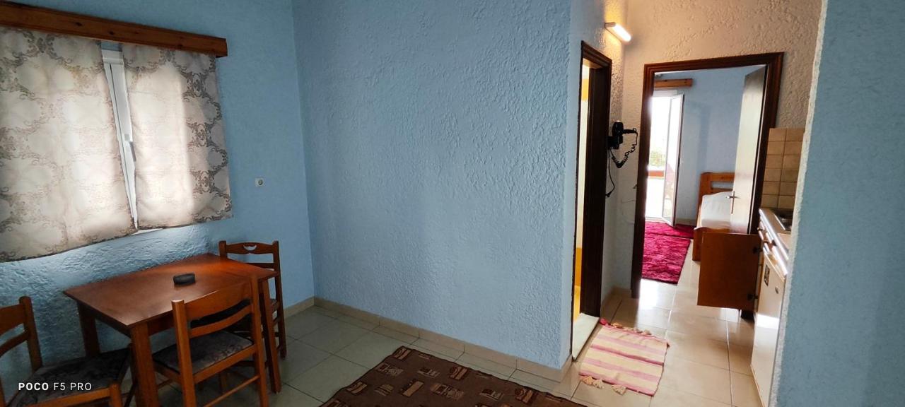 Giannis Apartments By Climbing House Panormos  Bagian luar foto