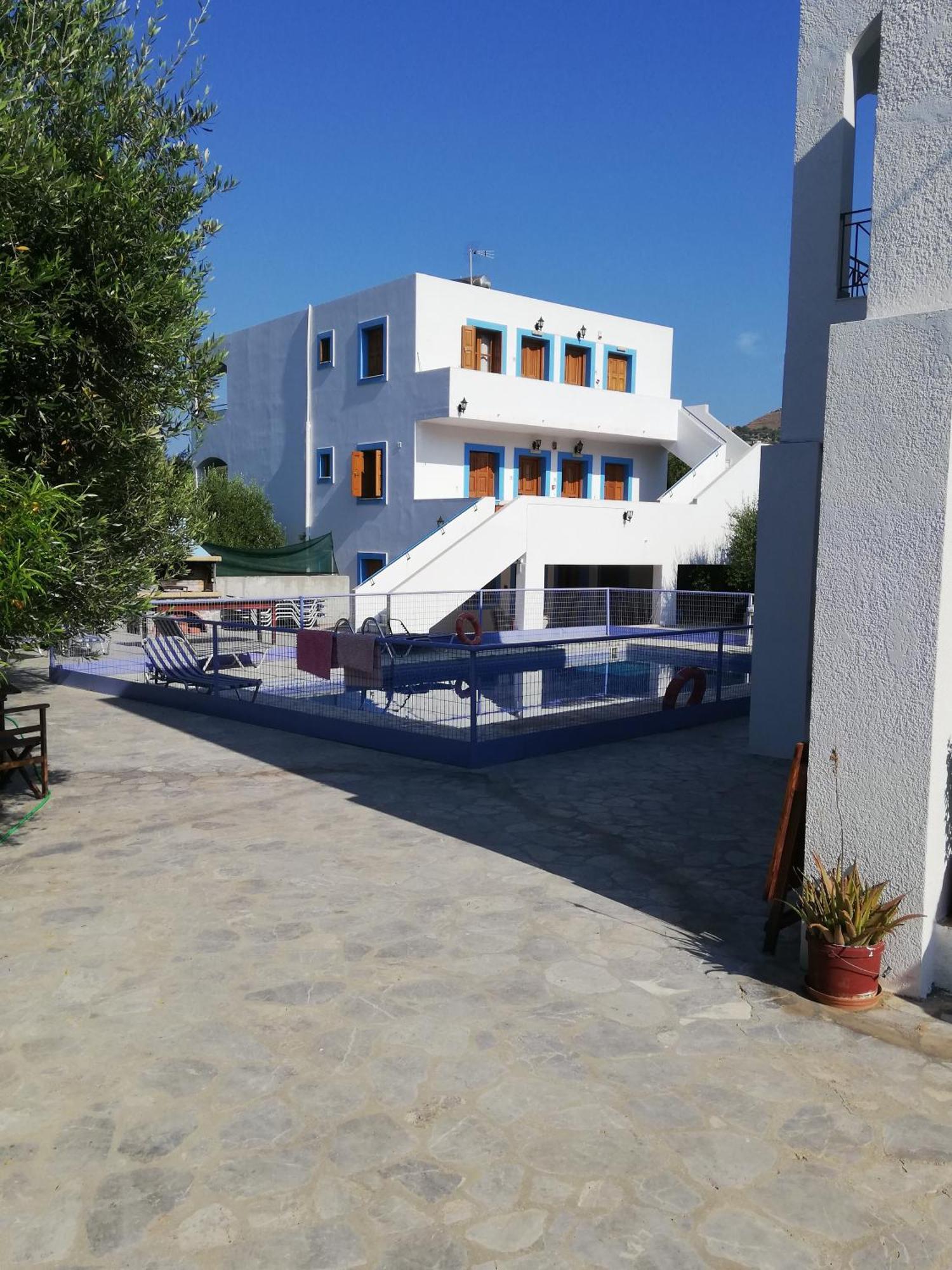 Giannis Apartments By Climbing House Panormos  Bagian luar foto